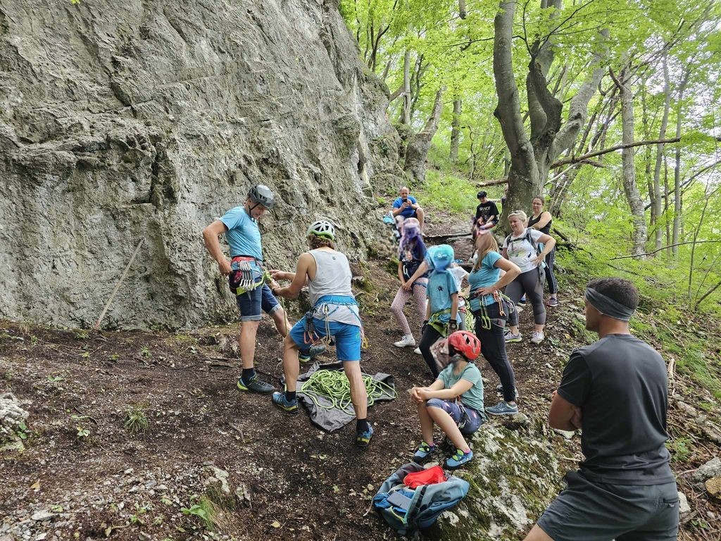 10687_1694151260_received_242298755335403