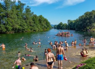 Herojski kopalci na Kolpi rešujejo življenje pred gasilci