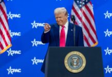 Trumpov napad na papeža Leona XIV.: Spor, ki deli svet