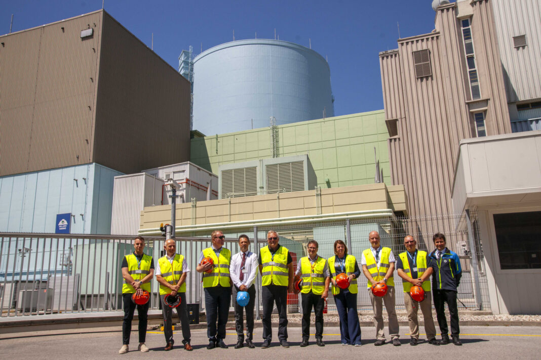 NEK_obisk1__FitMaxWzIwMDAsMjAwMCwiMzM2NTBkYmI2YiJd