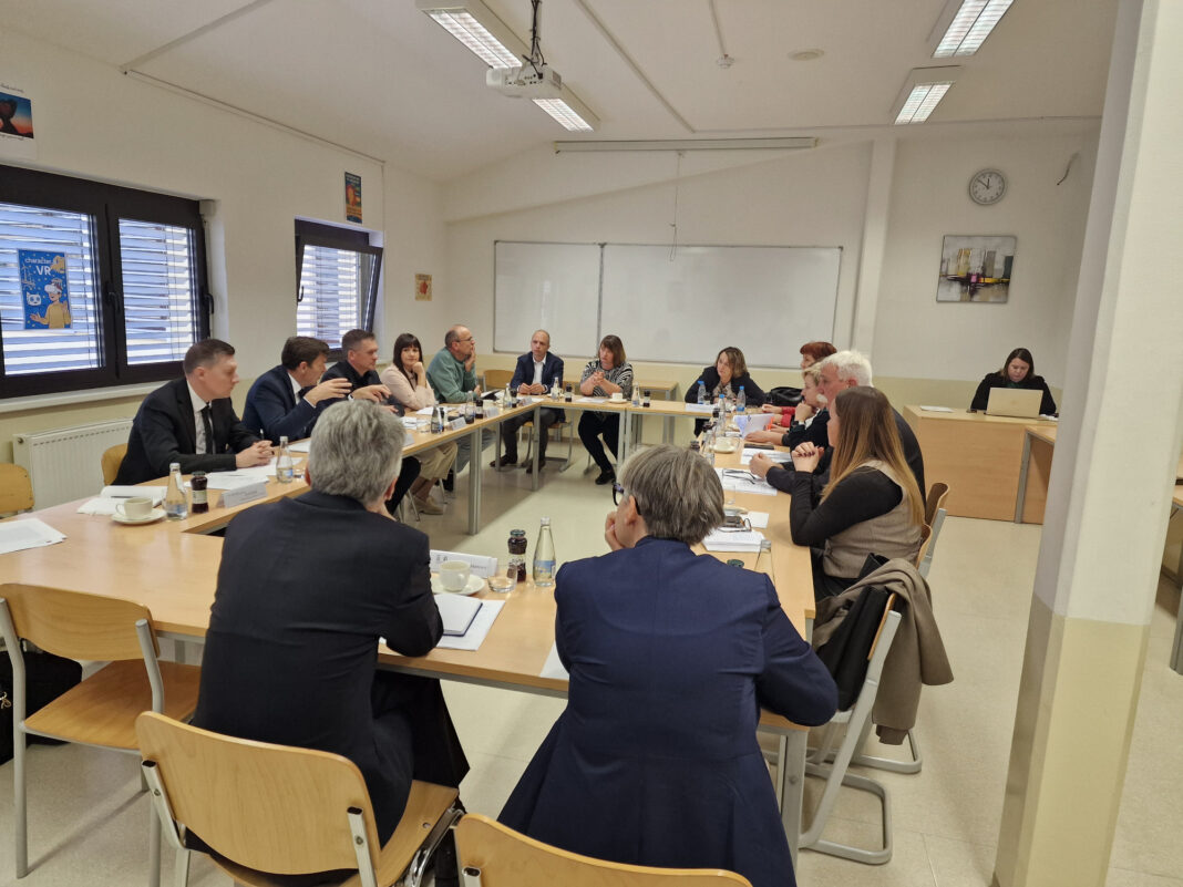 Sestanek ministra z ravnatelji