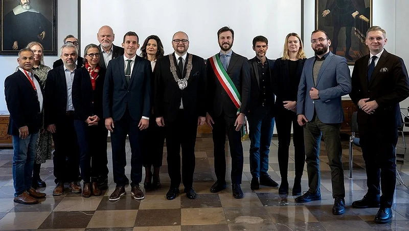 2025_11_18_TORUN_FERRARA_UMOWA_013