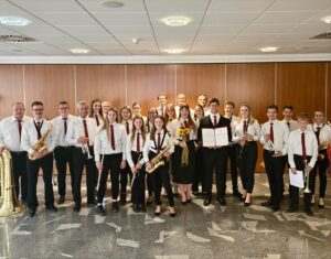 Godbeniki Dolenjske in Bele krajine: Glasba, ki povezuje generacije #foto 22 KUD godba na pihala Semic vir FB