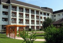 Neznanci izpraznili gasilna aparata v potok: Kaos v Krškem domu starejših