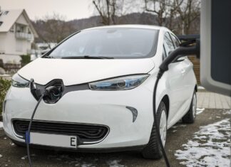 Slovenija z milijonskimi subvencijami za električna vozila