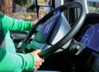 Voznik tovornjaka povzročil smrtno nesrečo in pobegnil s kraja dogodka