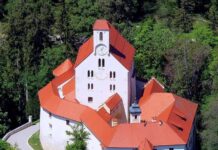 Grad Pišece končno odprt: Milijonska obnova privabila množice #video#foto