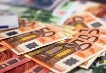 Pozor vozniki: Bankovec pod brisalnikom in spletni miti