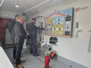 gasilci dan odprtih vrat 5